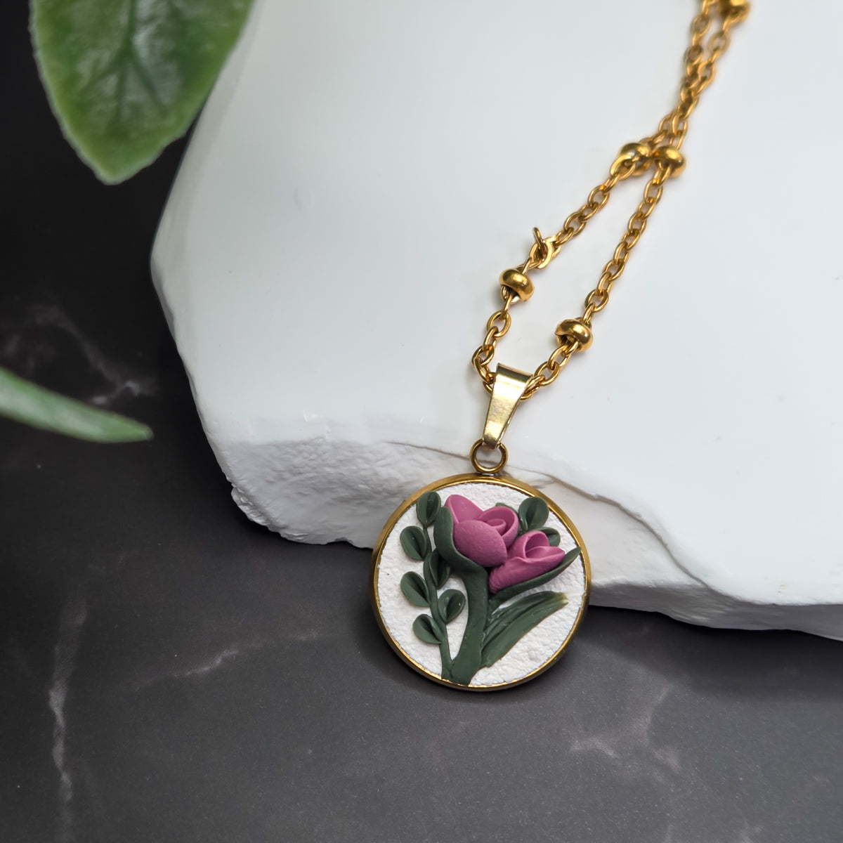 Collier | Tully
